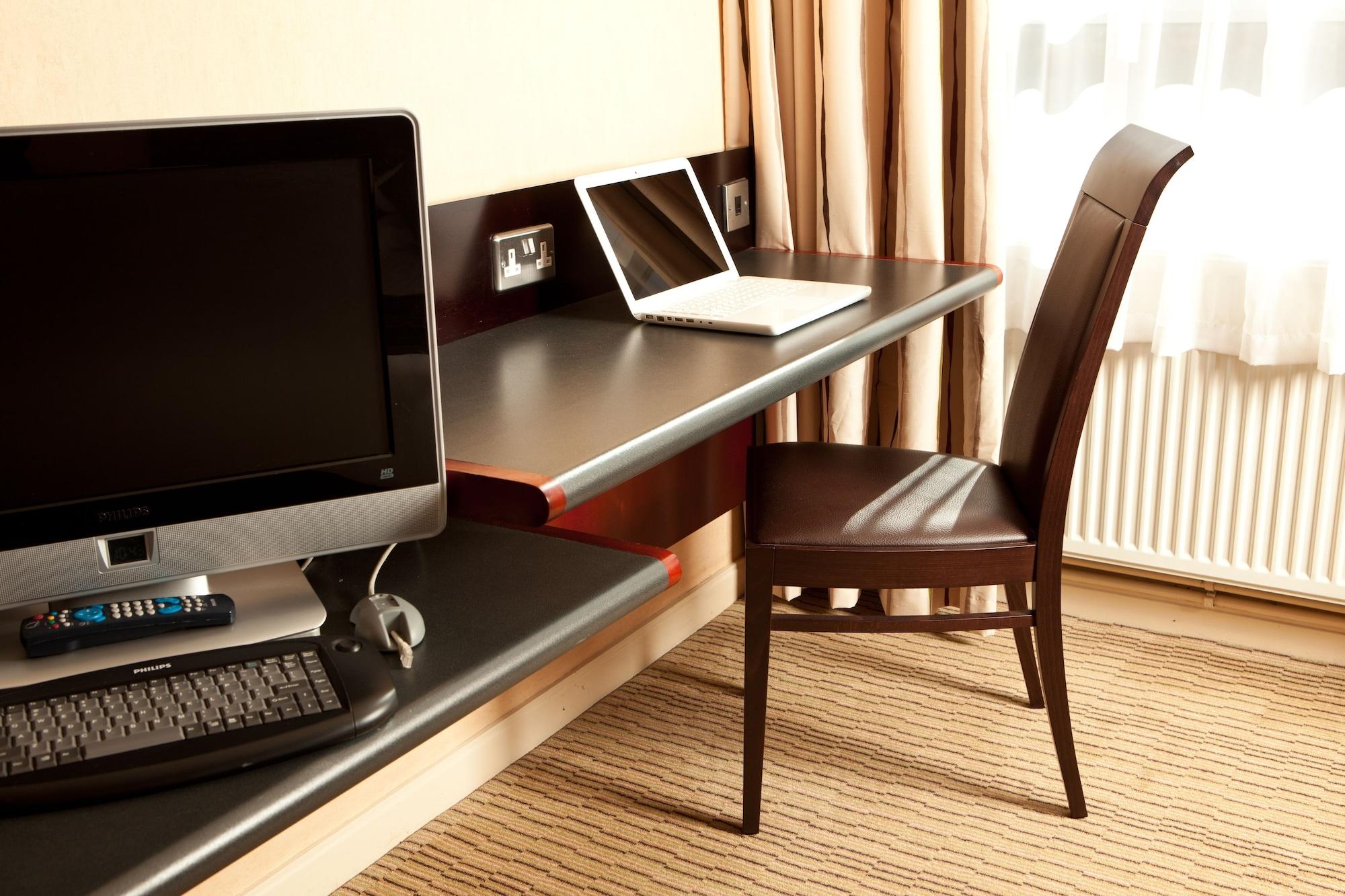 Mercure Leeds Parkway Hotel Esterno foto