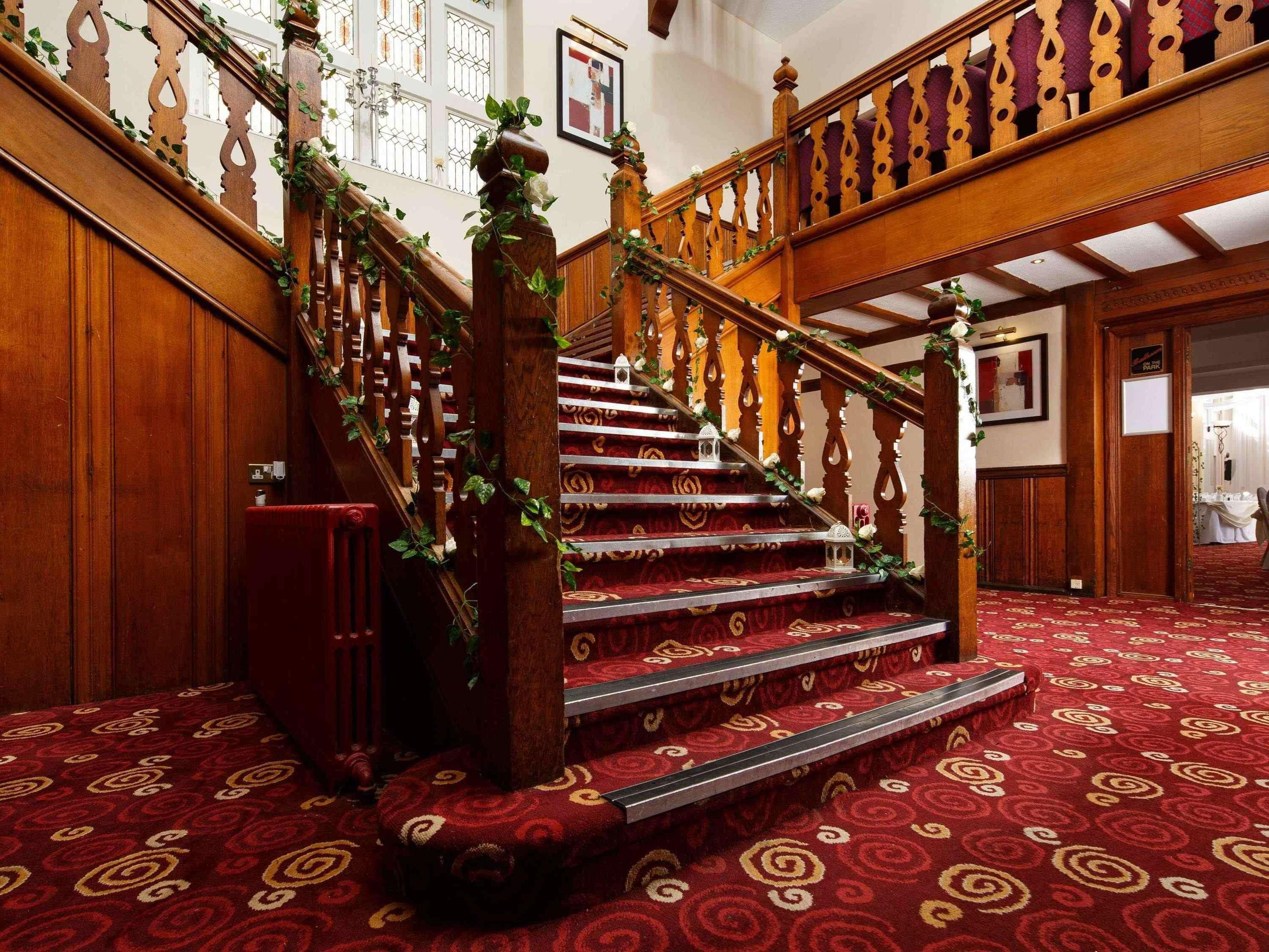 Mercure Leeds Parkway Hotel Esterno foto