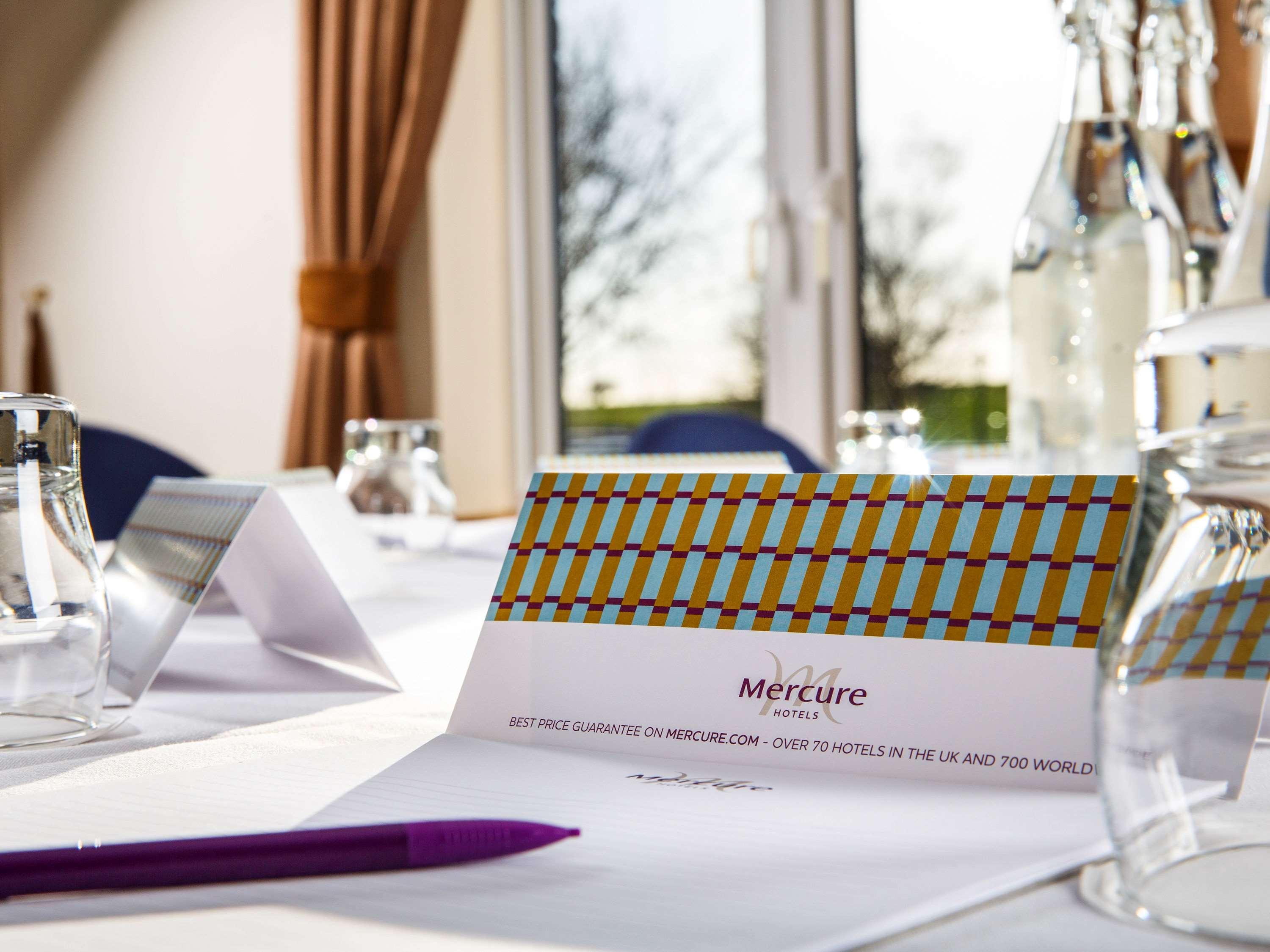 Mercure Leeds Parkway Hotel Esterno foto