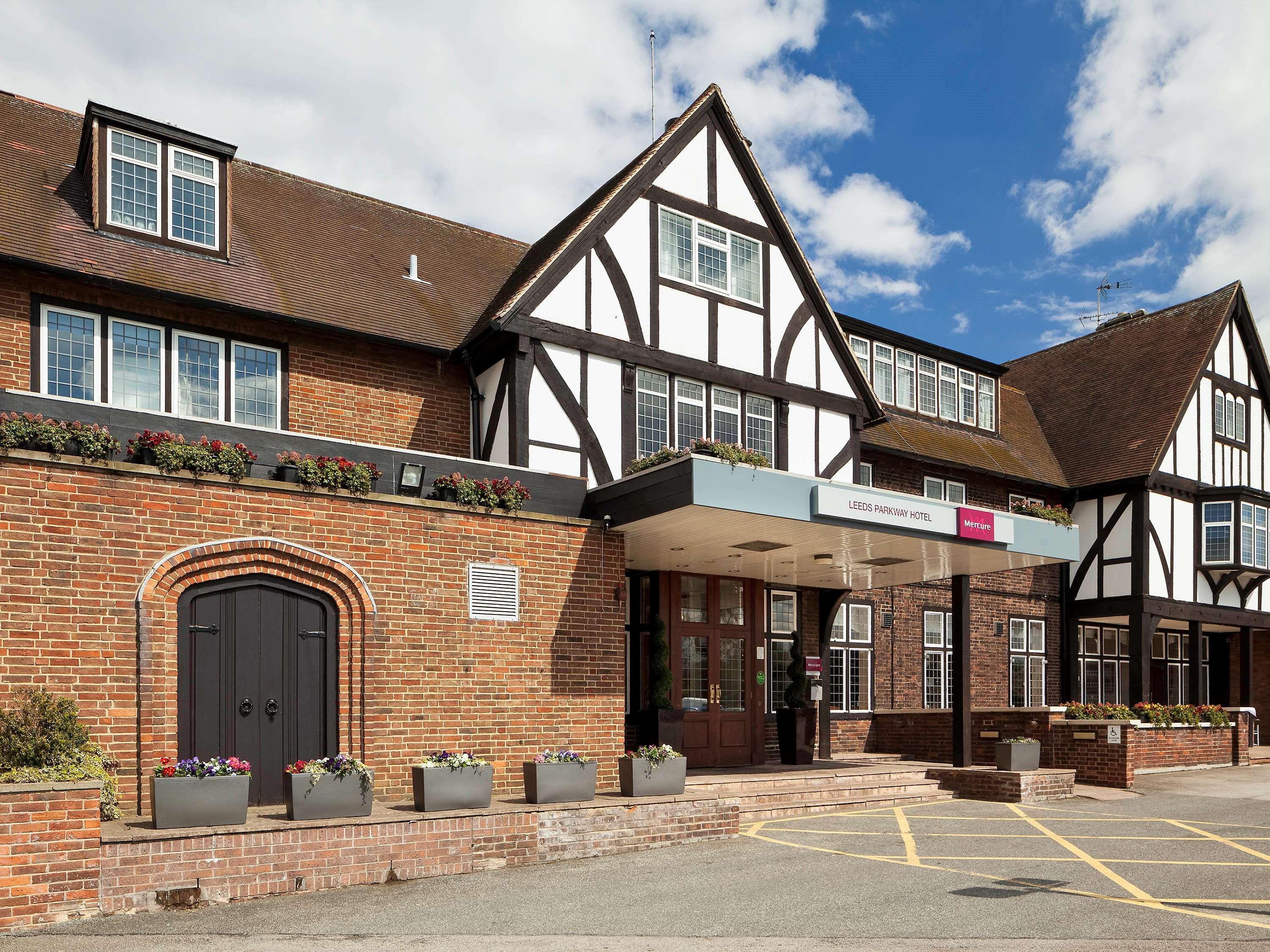 Mercure Leeds Parkway Hotel Esterno foto