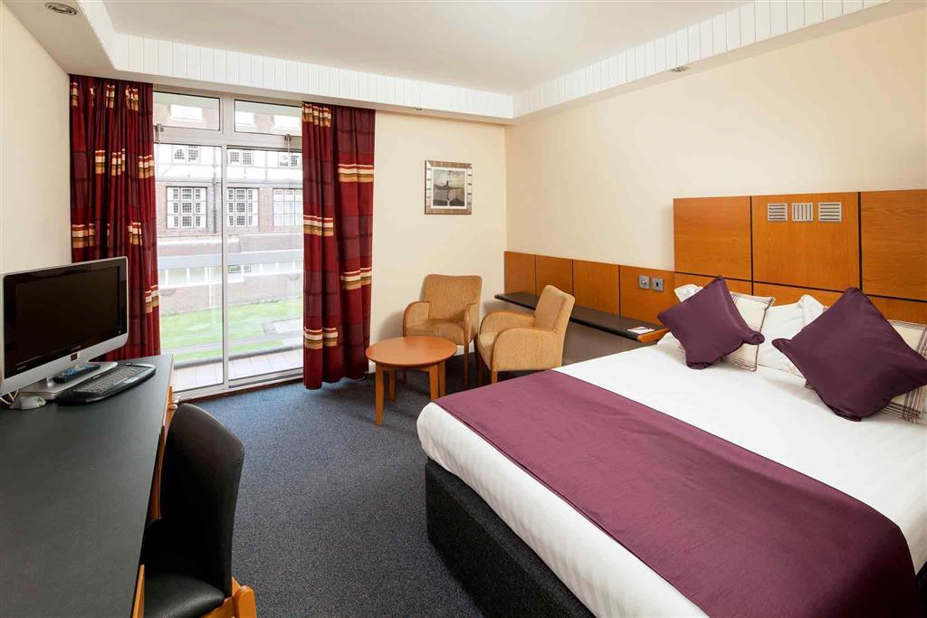 Mercure Leeds Parkway Hotel Esterno foto