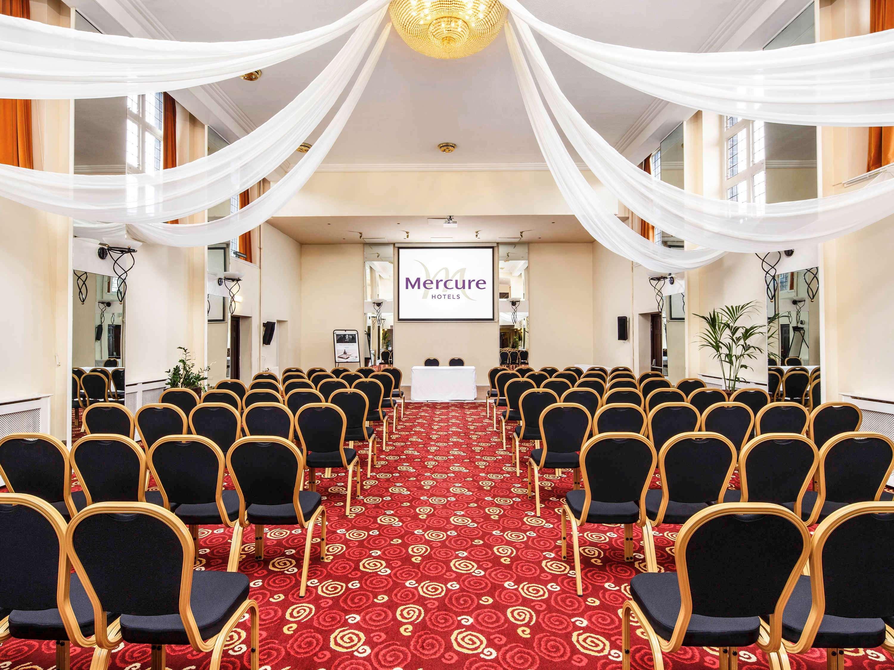 Mercure Leeds Parkway Hotel Esterno foto